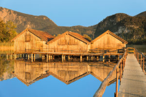 Kochelsee bei Sonnenuntergang, Oberbayern, Bayern, Deutschland Kochelsee bei Sonnenuntergang, Oberbayern, Bayern, Deutschland
